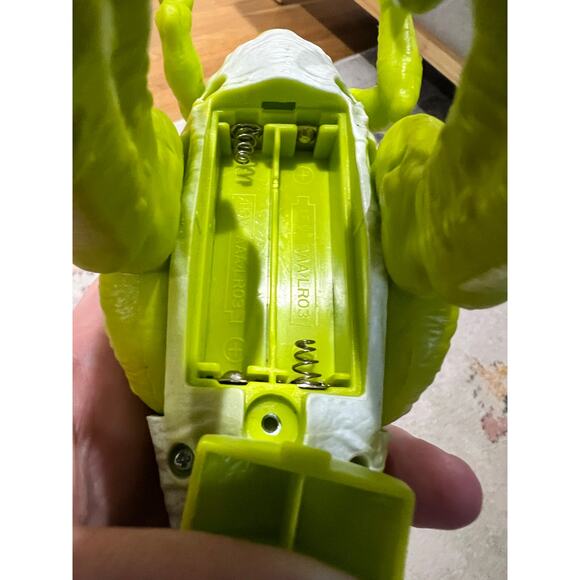 Fisher-Price Imaginext Jurassic Park Track & Transport Dino Truck - Picture 13 of 13